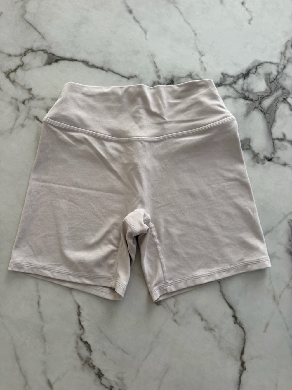 Oner Active Soft Motion HIGH WAISTED SHORTS 6" WITH WHITE LOGO Sand Size S - Picture 5 of 7